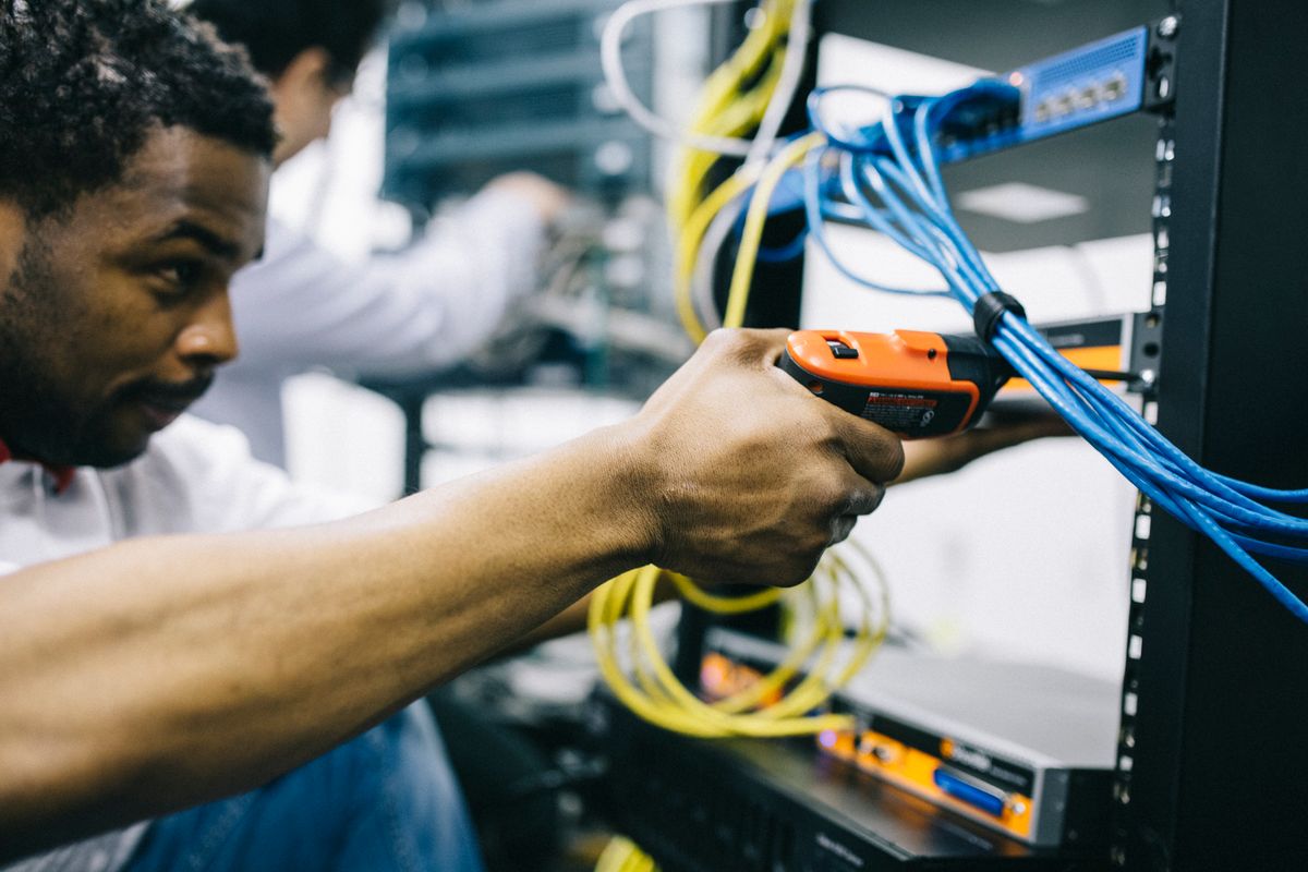 Upgrade matériel PC avec SSD et RAM par LEC à Douala